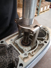 Marine Upper Bearing Carrier Puller